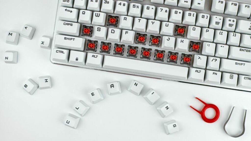hot swappable keyboard with red switches